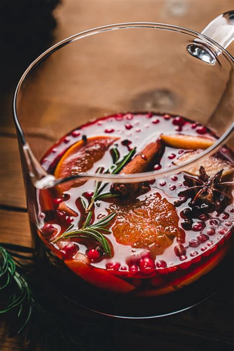 Zmes korenia na vianočný punč: škorica, klinčeky, badián