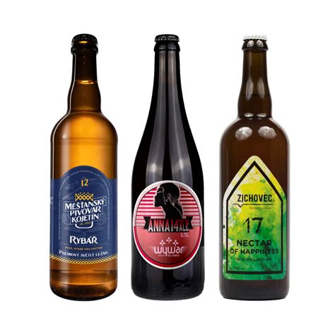 Fľaše remeselného slovenského piva rôznych značiek