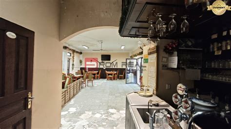 Interiér Hostinca s medenými tankami