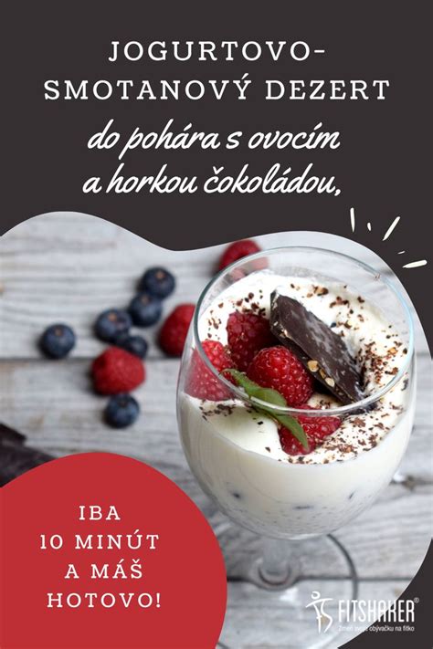 Ilustrácia pohára s horúcim punčom a ovocím