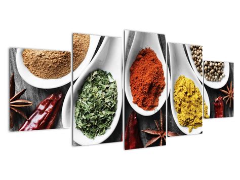 Obrázok rôznych druhov korenia používaného pri príprave punču