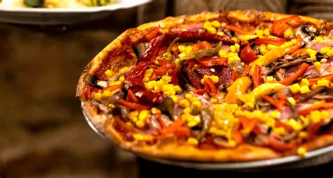 široký výber pizze