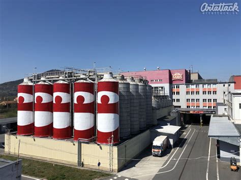 Fermentačné tanky v Hurbanovskom pivovare