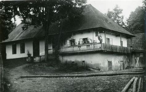 Dobová fotografia rabovačiek na Kysuciach
