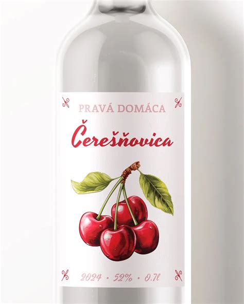 Rozmanité ovocné motívy na etiketách pre domácu pálenku