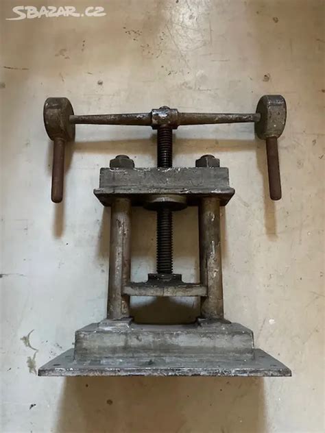 Starý vinohradnícky lis