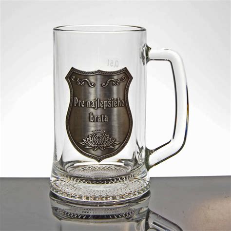 Čistý pivný pohár