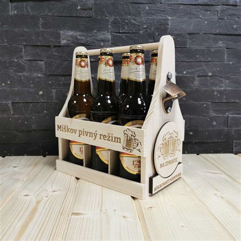 drevená debnička na pivo s gravírovaním