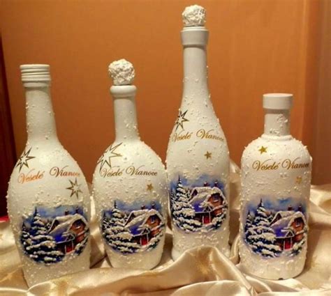Vianočné fľaše s rôznymi nápojmi