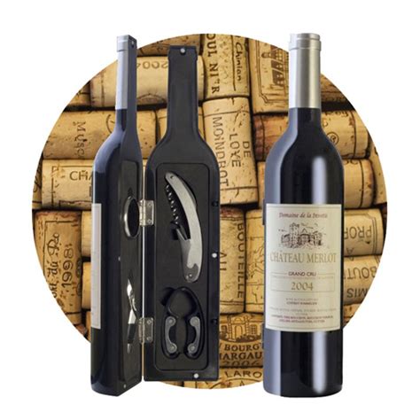 fľaša ľadového vína s vinicou v pozadí