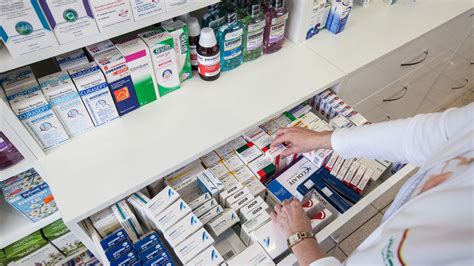 Ilustrácia znázorňujúca rôzne typy liekov, ktoré môžu spôsobiť závislosť