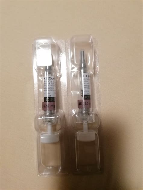 Ilustrácia správnej techniky subkutánnej injekcie Clexane do brucha