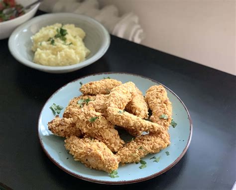 Detailné zábery na quesadillu a kuracie stripsy