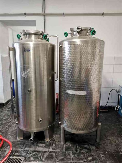 Nerezové tanky používané pri výrobe Prosecca