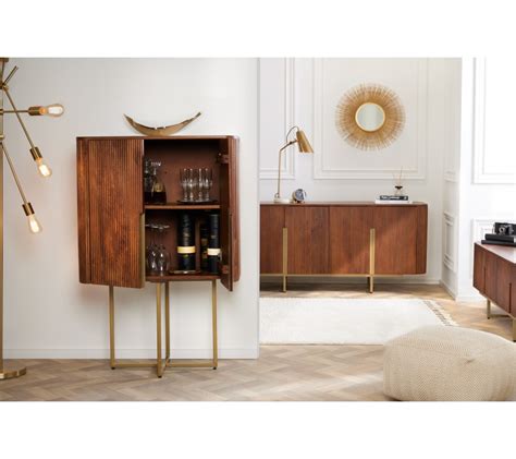 luxusná barová skrinka s detailmi