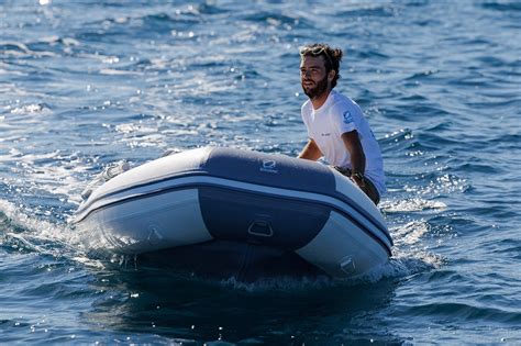 Zodiac čln pri ľadovci