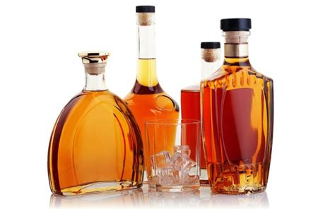 Široký výber fliaš brandy a koňaku