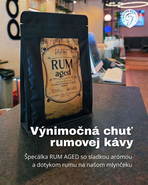 Balenie instantnej kávy s arómou rumu