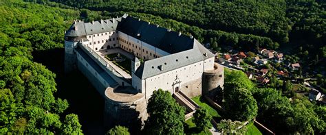 Hrad Červený Kameň