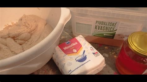 Ilustrácia procesu výroby šampanského