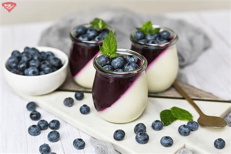 čučoriedková panna cotta