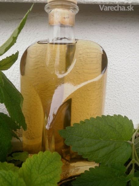 Fľaštička s tinktúrou z medovky