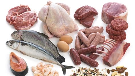 Rôzne druhy piva vedľa mäsa