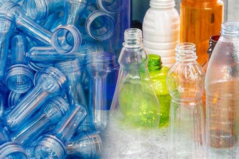 Stroj na vyfukovanie PET fliaš