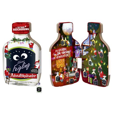 Detailné zobrazenie okienok adventného kalendára s rumovými fľaštičkami