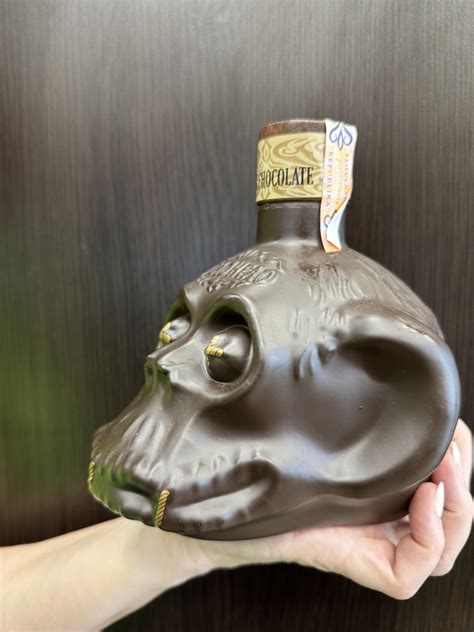 Fľaša rumu Deadhead v tvare hlavy