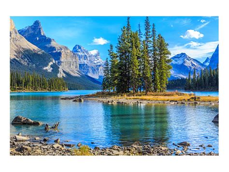 Škótska krajina s riekou a horami