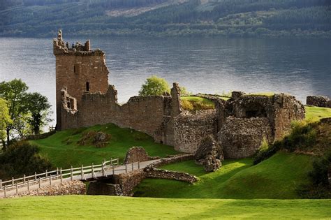 Hrad Urquhart pri Loch Ness