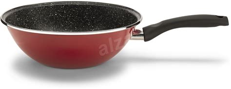 Wok panvica s rozohriatym olejom