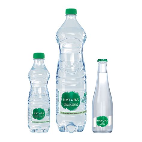 Fľaše rôznych ochutených vodiek