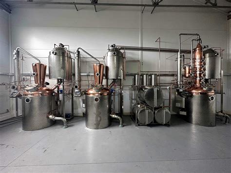 Interiér veľkej rumovej pálenice