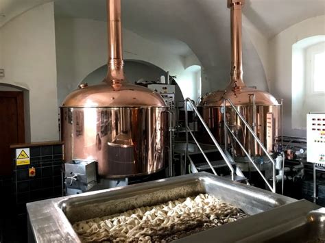 Ilustrácia tradičného pivovaru