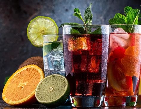 Farebné koktaily na báze vodky