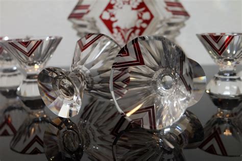 Detail ručne brúseného vzoru na krištáľovom pohári