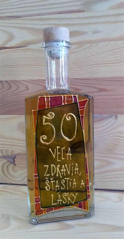 Sklenené fľaše s medovinou