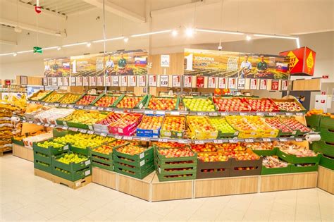 Ilustračná fotografia thajského pouličného predajcu s jedlom