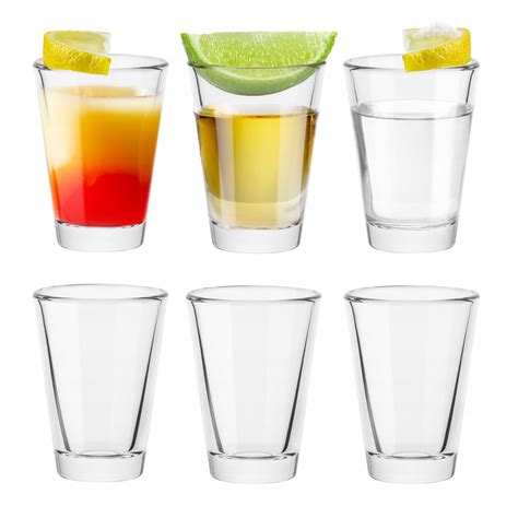 Rôzne štýly pohárov na vodku