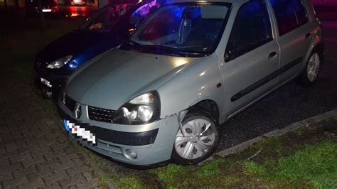 Ilustrácia zamestnanca fúkajúceho do dychovej skúšky