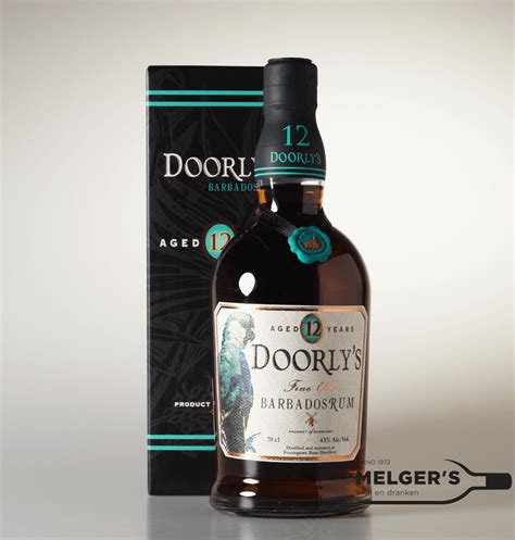 Fľaša Doorly's 12y s charakteristickou etiketou