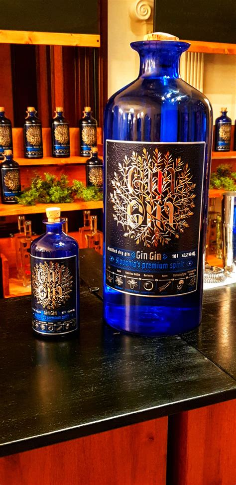 Historická fľaša ginu