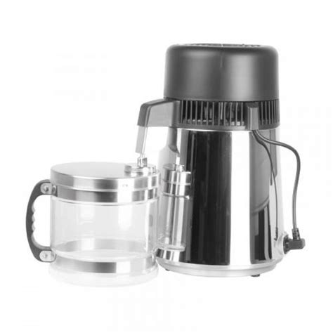 Moderný laboratórny destilátor vody