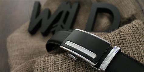 Široký výber fliaš s rôznymi druhmi destilátov