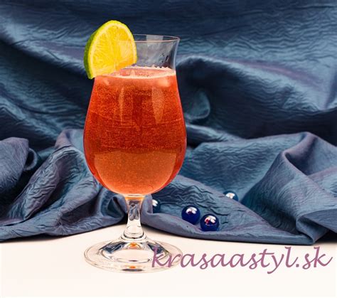 koktail s brusnicovou vodkou