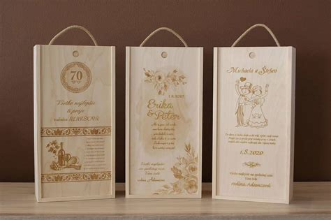 Drevená darčeková krabica s fľašou vína