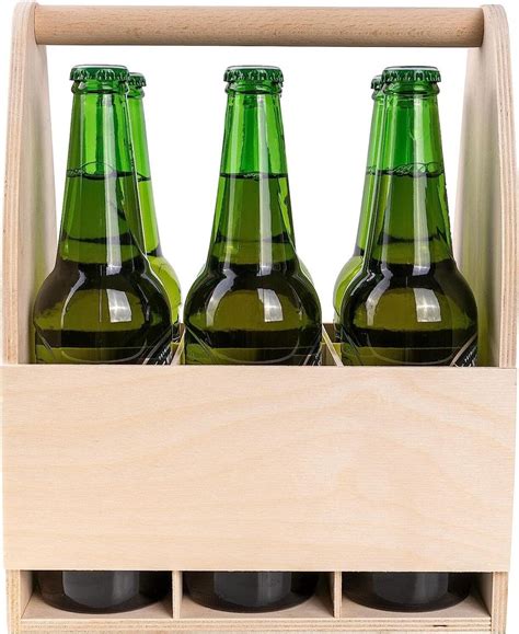 rôzne typy pivových fliaš a plechoviek