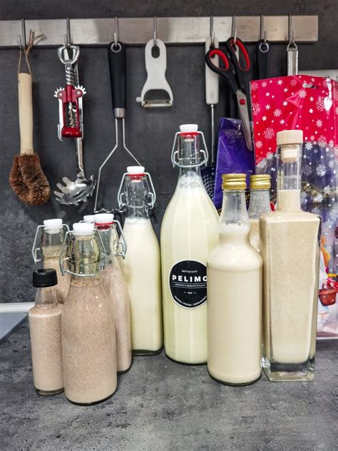 fľaše domáceho vaječného koňaku